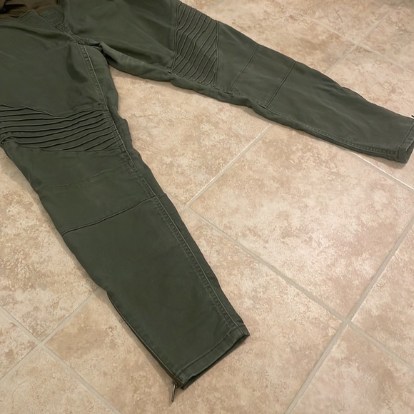 Isabel Maternity Size 8 Army Green Cozy Jeggings with Ankle Zippers - Picture 3 of 6